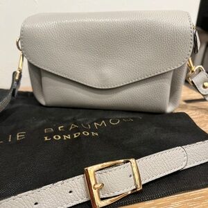 ELLIE BEAUMONT London Gray Leather Crossbody Bag